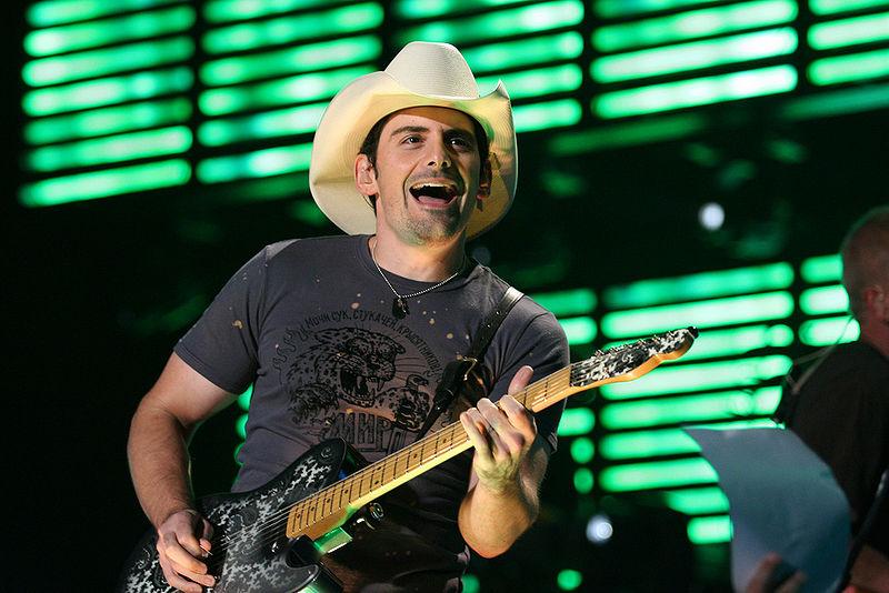 Brad Paisley co-hosts the 2016 Country Music Awards alongside Carrie Underwood.