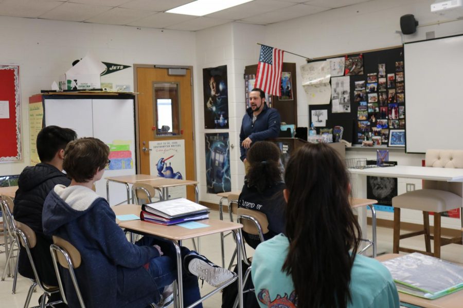 Chris Vacarro came to Mrs. Sullivans journalism class last week to share his experiences and insights into the world of modern journalism.