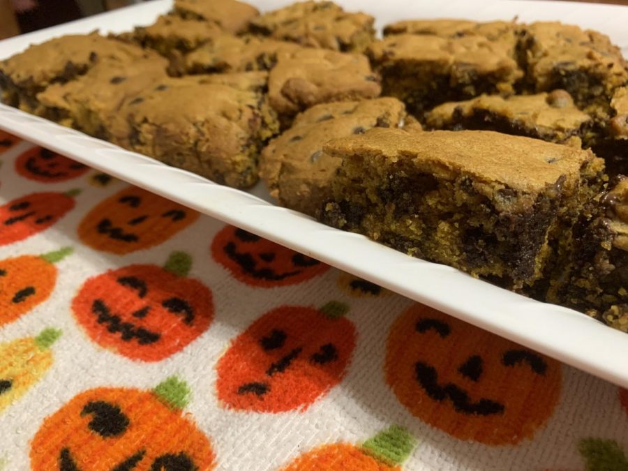 Need+to+have+a+pumpkin+fix%3F+Try+this+classic+combination+with+a+new+twist+--+Pumpkin+Chocolate+Chip+Bars