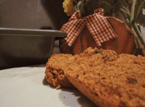 Want to have your home smell like autumn and enjoy a sweet treat? Bake this delicious, family favorite pumpkin break.