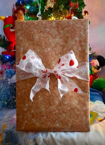 These giftwrapping tips will save you time, money, and the environment!